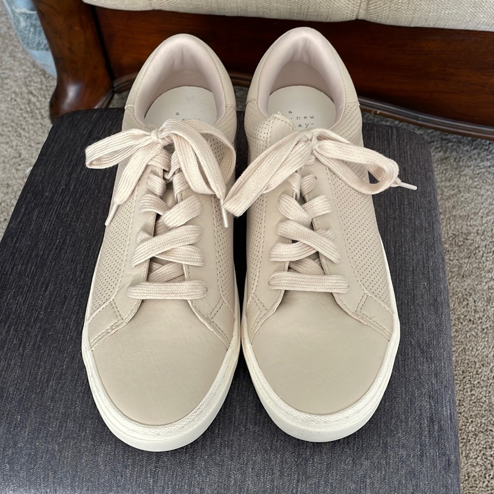 Never Worn Tennis Shoes